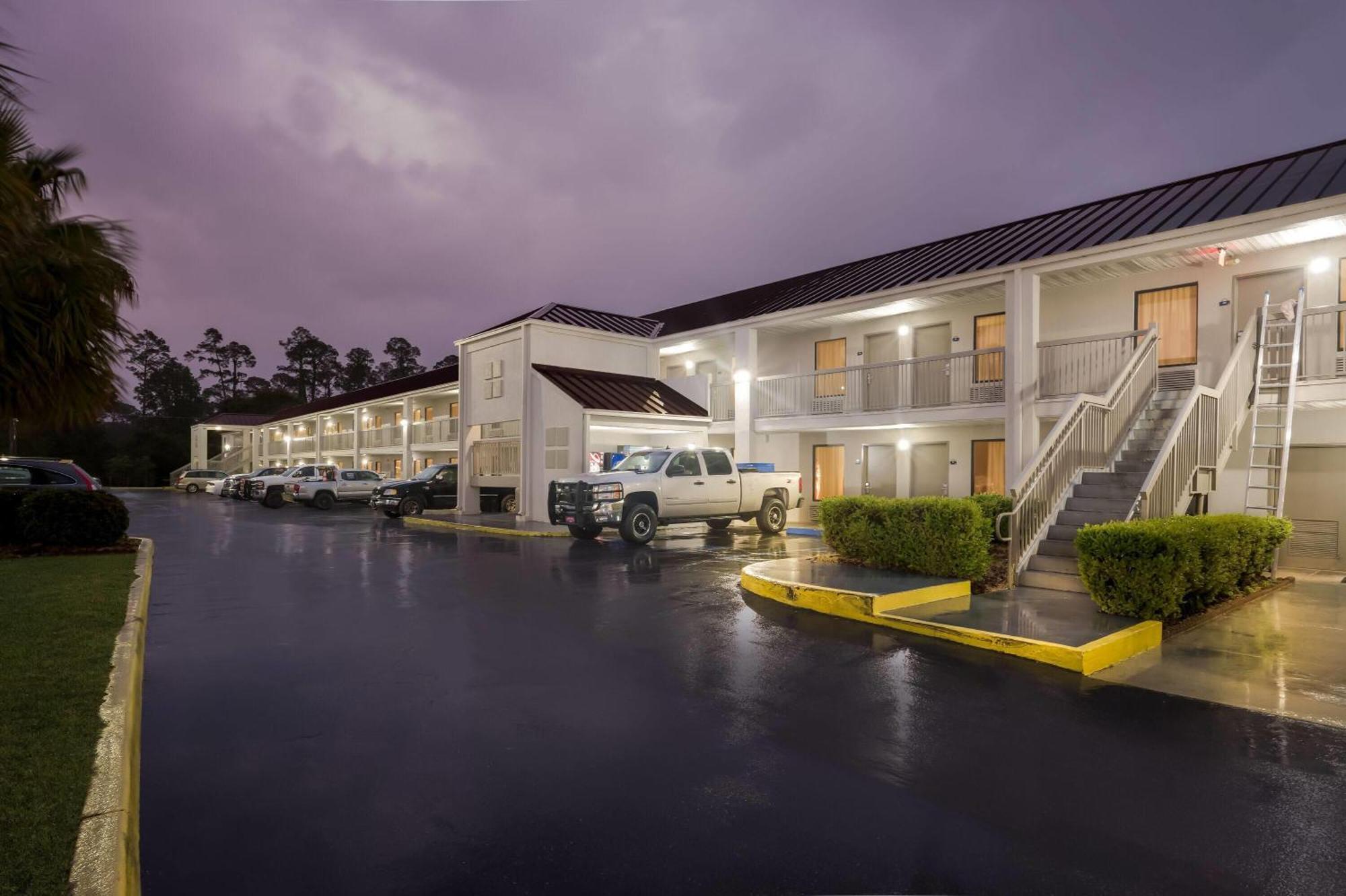 Days Inn By Wyndham Bainbridge Exterior foto